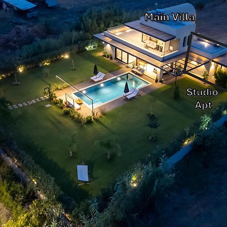Villa Satori カラマタ エクステリア 写真